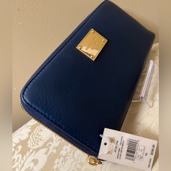 Michael Kors Hard To Find Large Orgonizer NWT - Picture 3 of 10